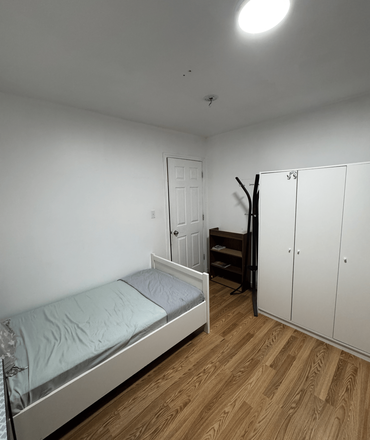 Bedroom B: $930 Private room with Single sized bed + $200 for double occupancy - Private room in a shared house at Tedder St. Utilities included!