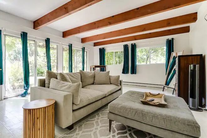 Studio angle 2 - Furnished Close to campus studio rental in Eugene - 1 bed 1 bath House