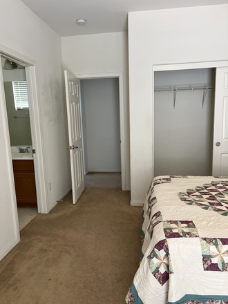 Bedroom with private bathroom - Private Rooms for Rent near UCR, 10 minutes walking distance to UCR campus