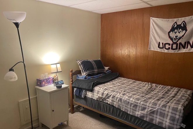 Bedroom - 10 minute walk to Campus (8 Eastwood Road)