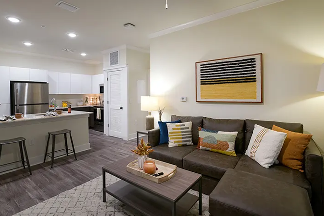 Living Room - Retreat East, Apartment Close to Campus