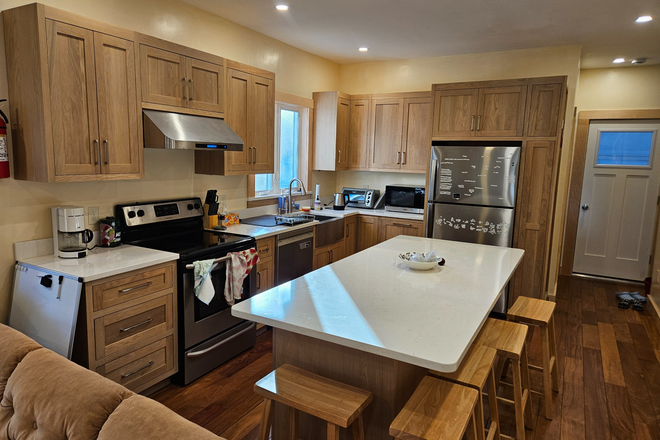 Kitchen - new custom cabinets, quartz, teak hardwood floors, island with stools, dishwasher, new fridge - 6 bedrooms, 2 bathrooms, NO BROKER FEES, New Kitchen and Bathrm, Near Tufts, Ball Sq, Davis Sq