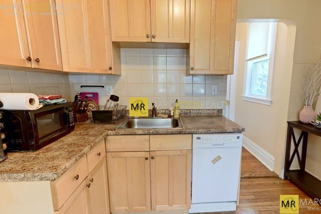 Kitchen - Strathmore Rd 3 Bed Brighton Apartments