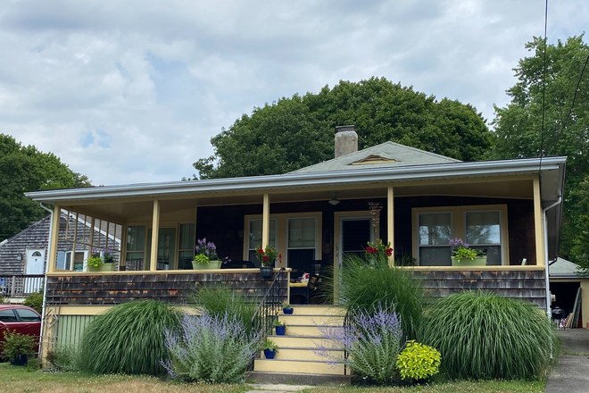 Street view w/large front wraparound porch - Padanaram Village Charming 3 BR Cottage - Seasonal Rental Apartments