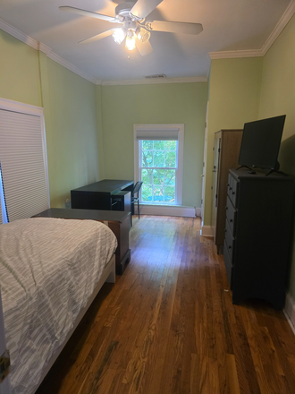 Bedroom , twin extra long, large desk, armoir, and tons of storage with hardwood floors - Room for rent in Lake Claire