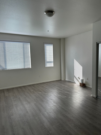 Main Room 3 - Exciting Studio Apartment Close To Campus
