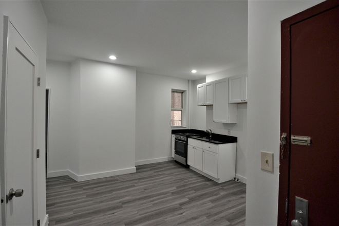 3 Bedroom on 105 Peterborough St. - NO Broker's Fee!! - Avail 9/1 - Brand New & Sunny 3 Bed on Peterborough St. Apartments