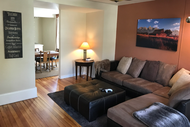 Living room to kitchn - Graduate Students or Young Professionals - Individual Rooms Available - Downtown Boulder