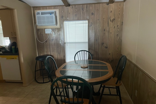 Dining Room - Private Room Available! 15 min drive to UCF House