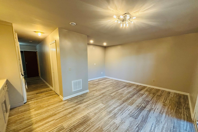 - 4 Bedroom, 3.5 Bath Townhouse Currently