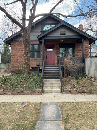 Front of house - 1010 Euclid