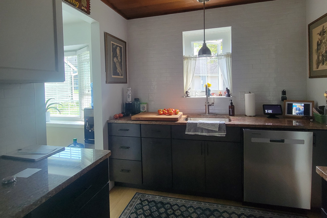 Kitchen - Hop on your bike, enjoy the lake!