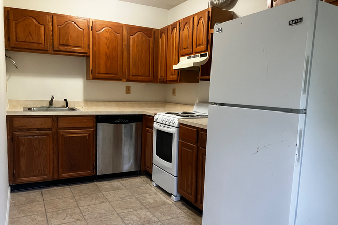 kitchen - June 1-Three bedroom apartment- Amherst Umass bus route