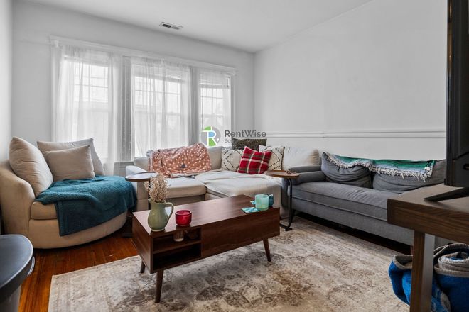 1 - Stunning 4 bed 2 bath | Spacious | Porch | No Broker Fee Apartments