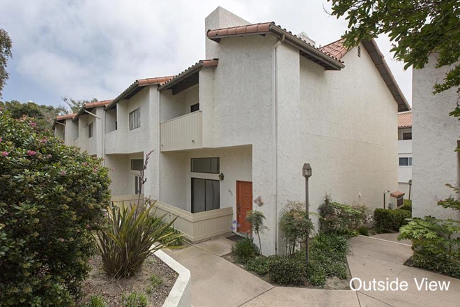 Townhouse View - Spacious 4BR/3BA Townhome - Prime Location Near UCSD!