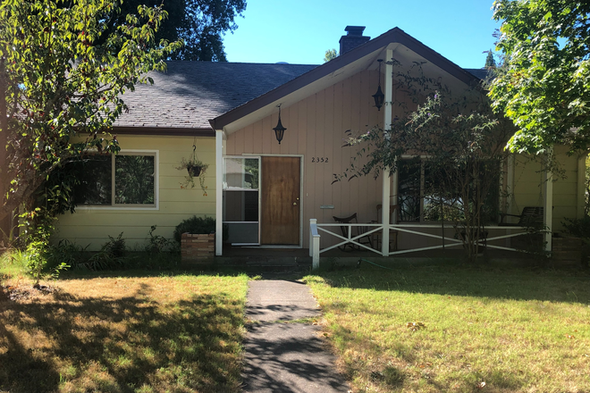 Street View - Studio Apartment