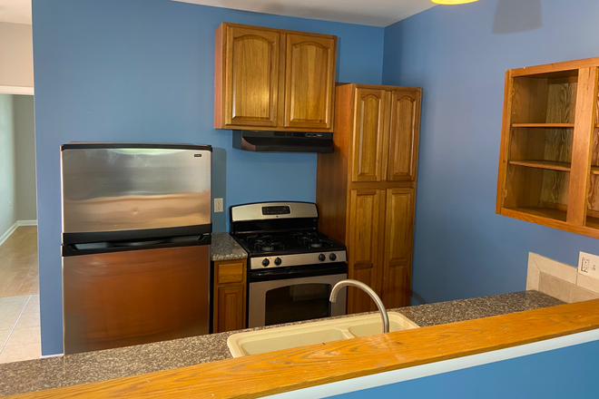 Photo - One of a Kind 2bed /2Full Bath Modern Open FL Plan, Large Loft Rowhouse. Parking, 2 Decks,