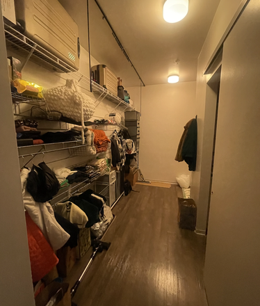 closet - AVA apartment close to Orange line and 15 min walk from North Station to 2CW