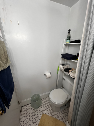 bathroom - Studio apartment close to campus