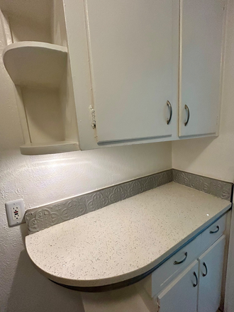 Kitchen counter - East Fort Lauderdale Location Duplex
