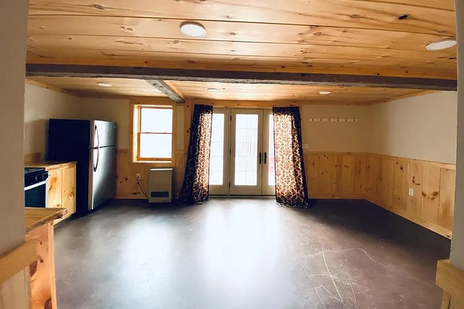 Living Area - 1 Bedroom Apartment Available Janaury 1
