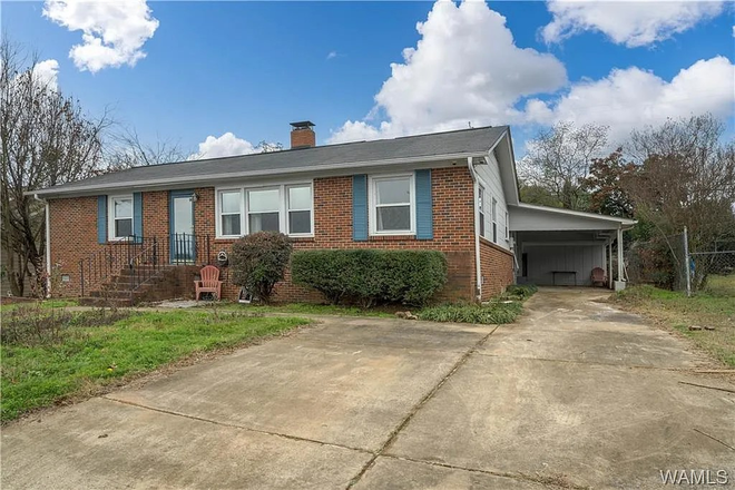 House Front - 4BR House Near UA Campus – Spacious Backyard - Only $600/Room