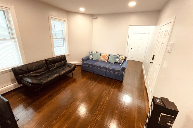 Call NOW for showings! 617-236-8550 - BENNINGTON ST - 3BR/1BA ON EAGLE HILL W/ LNDRY IN BLDNG, EIK, DW FOR *9/1/2026* NEAR MBTA AIRPORT
