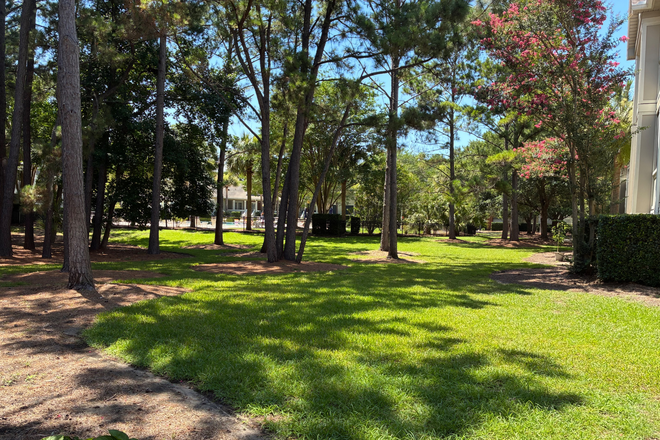Pool & clubhouse just outside your door - Near IOP, Central Mt. Pleasant, Walkable Neighborhood/Seaside Farm, Pool & Fitness & Business Cen