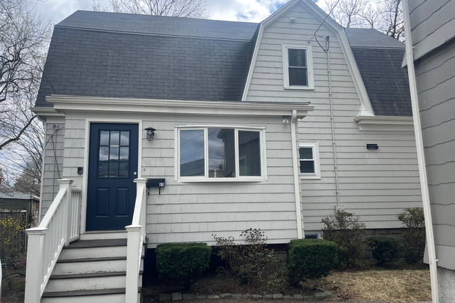 exterior of single family - Single Family Home with deleading certificate