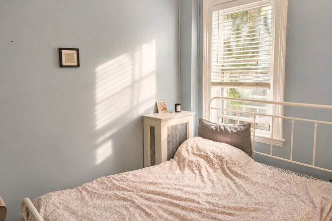 bedroom - one room in 2b1b (sublet possible) Apartments