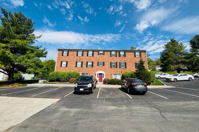 - 2 Bedroom, 1 Bath Condo