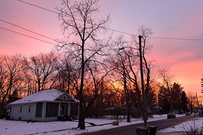 House in winter - Room in 2-person house with yard (Sublet / Shared Housing)