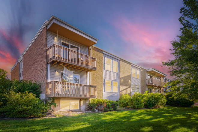 Front of Building - Bright 1-Bedroom Condo in Louisville– Great Location & Pet Friendly