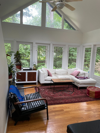 3 season porch - Furnished Room in Echo Hill, quiet family neighborhood on PVTA House