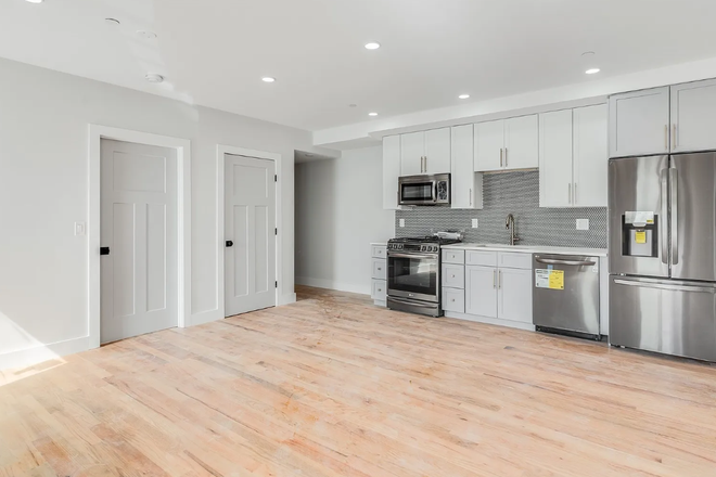 Call NOW for showings! 617-236-8600 - CONDOR ST - LUXE NEWER 2BR *AVAIL NOW* W/ 1.5 BATH, GRG PRKNG INC, W/D IN UNIT, A/C, DW, BALCONY