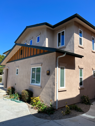Exterior facade - Costa Mesa - Detached house