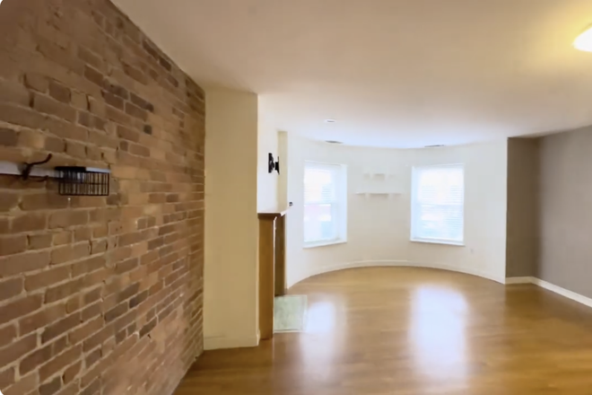 Studio - Gorgeous, spacious studio close to campus WITH IN-UNIT LAUNDRY Apartments