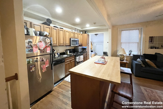 . - Large 5 bed 2 bath Duplex, W/D in unit, Central AC Apartments