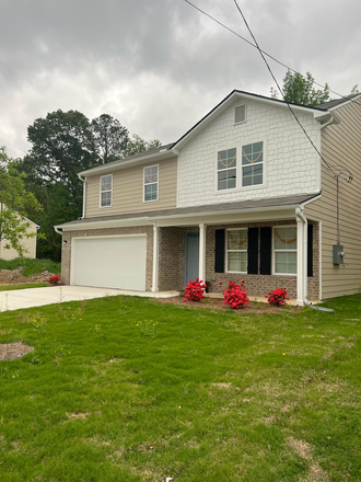 Single family home, with appropriate shared and common areas for students - Close to campus, suitable for girls, no added cost