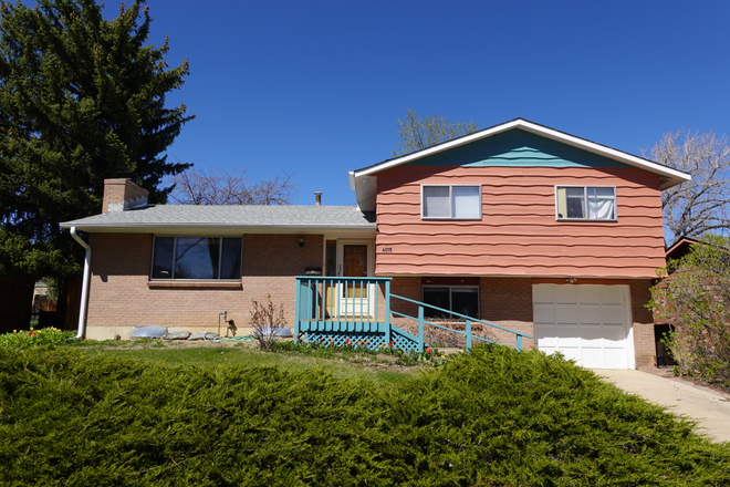 Front of House - 2 Bedrooms Available for Females Only in Clean & Quiet House