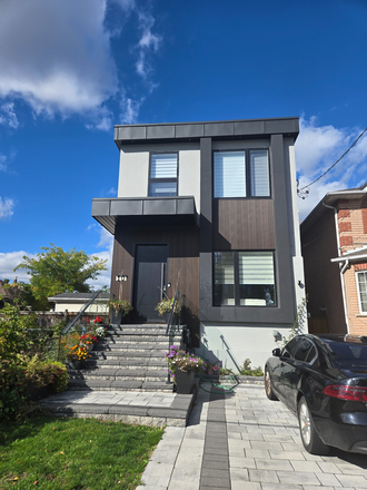 Bus stop is in front of the house - New Furnished room attached bath
