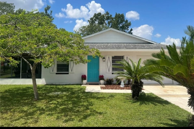 Front view - Cozy quiet home minutes from UCF