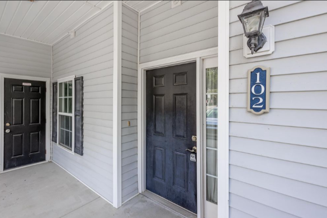 Entrance - 3BR/2BA Condo in Gated Community 4 miles from CCU