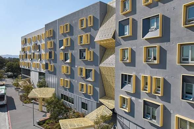 OUTSIDE VIEW - 2 Bedroom 1 Bathroom Apt, Fully Furnished