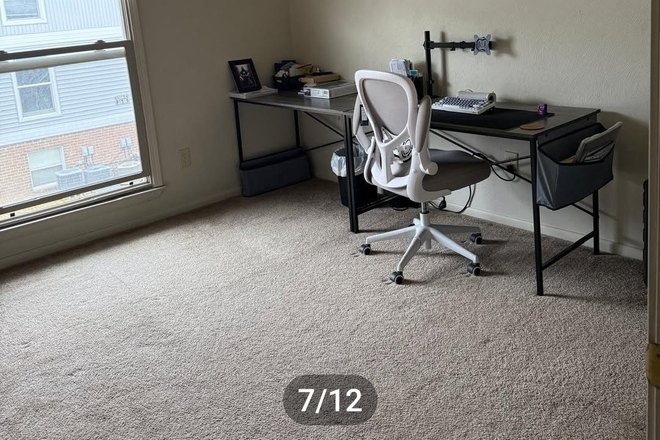 bedroom1 - Shawnee Apartments