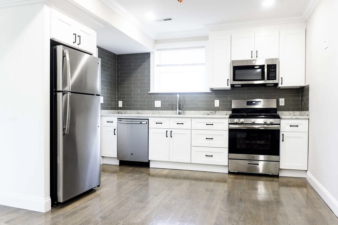 Kitchen-- Watch the linked youtube video to see Bedroom! - 2017 Commonwealth Ave, Apartment close to campus