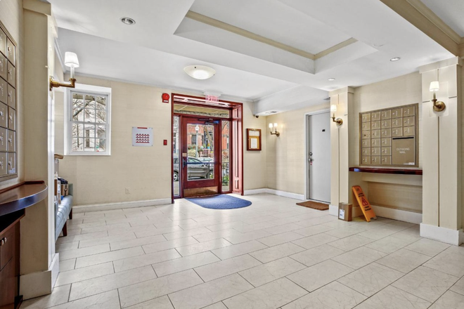 Lobby - Student condo at Chateau Thierry Condominium