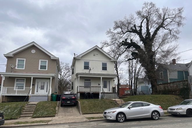 Outside Street View - 3 Bedroom Steps to XU