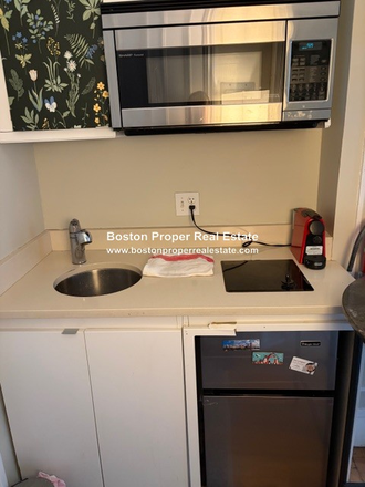 a - FURNISHED STUDIO IN BACK BAY Apartments