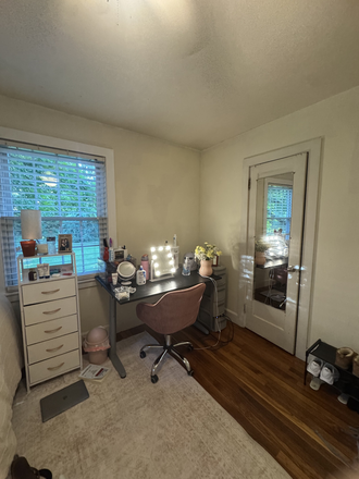 Bedroom - Spring Sublet - 7 minutes from campus! House